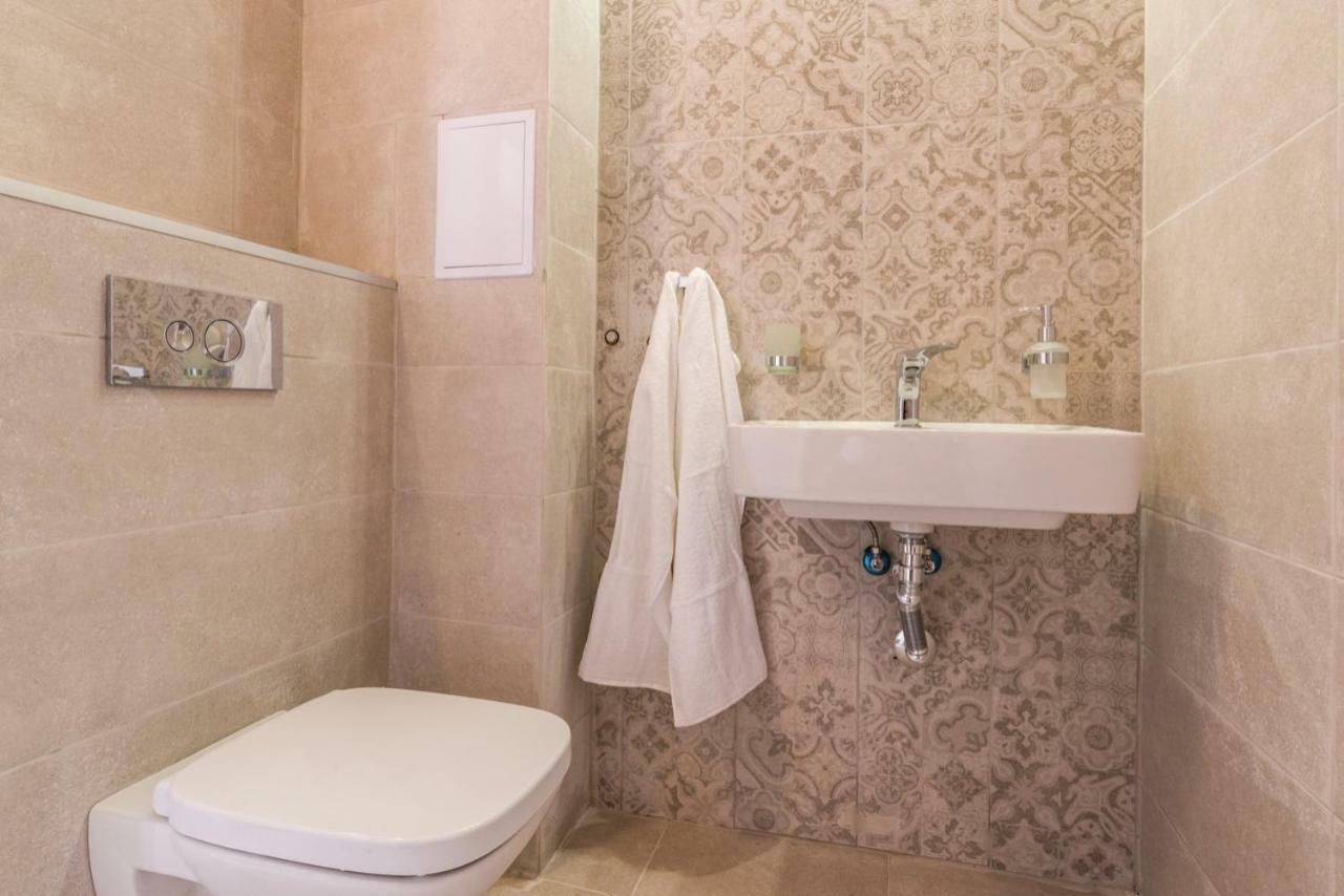 Salia Apartment